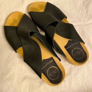 No. 6 Black Leather Clog Sandals size 9